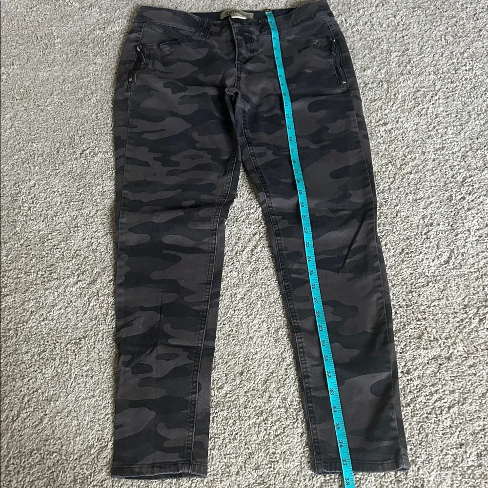 Democracy Camouflage Skinny Jeans - Picture 5 of 6